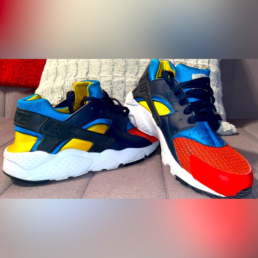 2018 Huarache Run PS 'Bright Crimson'. Nike Air Max 90 'Volt' Women's size 7